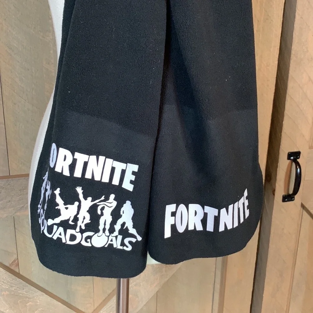 Fortnite Squad goals black fleece scarf